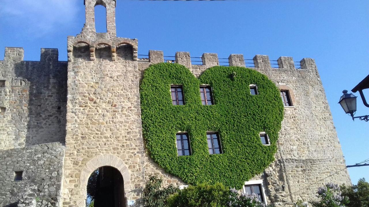 Aparthotel Castello Di Cisterna Gaglietole Exterior foto