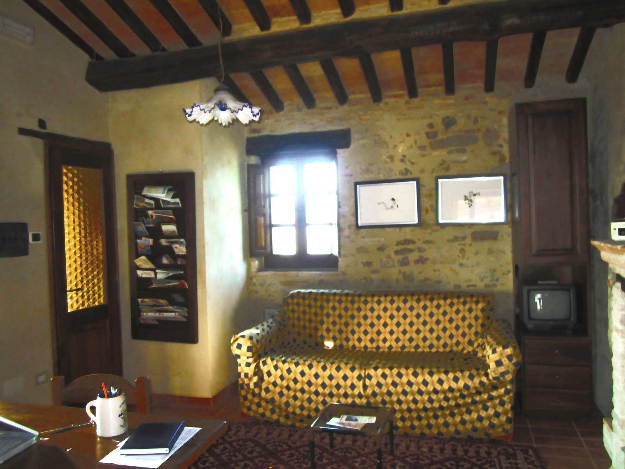 Aparthotel Castello Di Cisterna Gaglietole Exterior foto