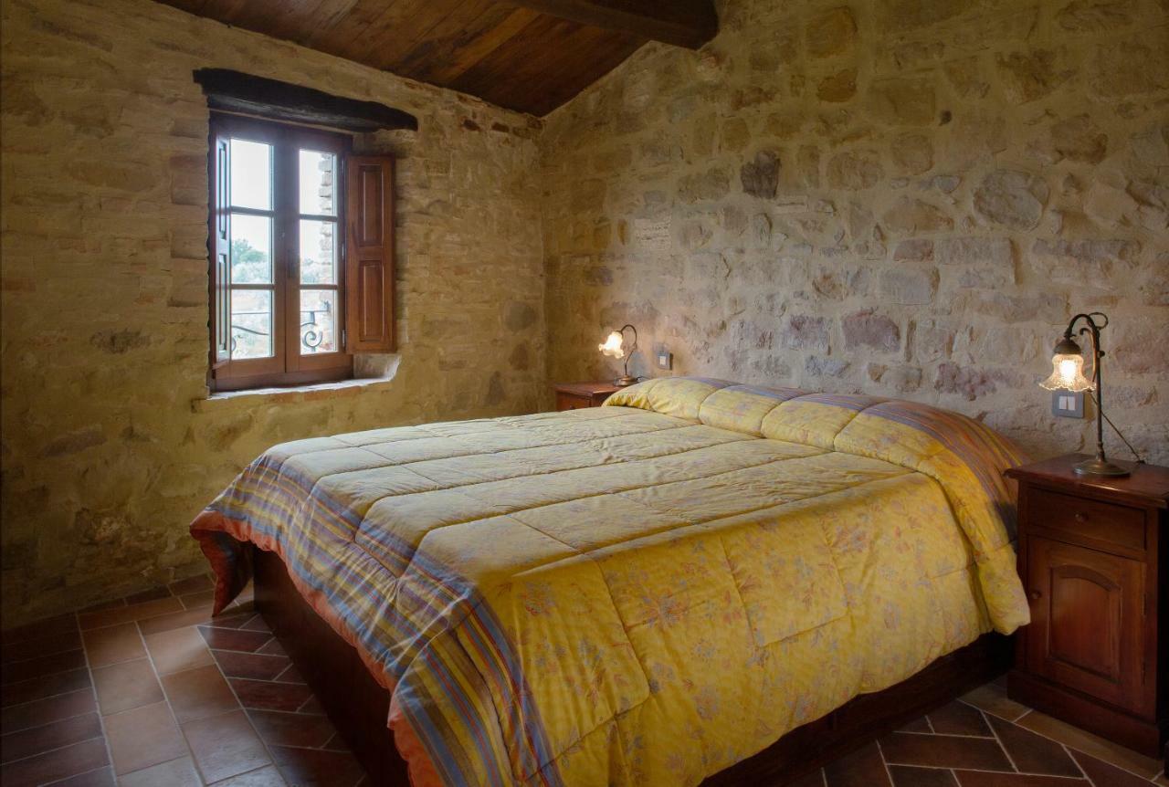 Aparthotel Castello Di Cisterna Gaglietole Exterior foto